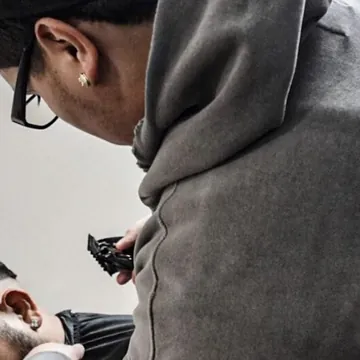 Adrian Cutz — barbero en N3F1, Frederick MD