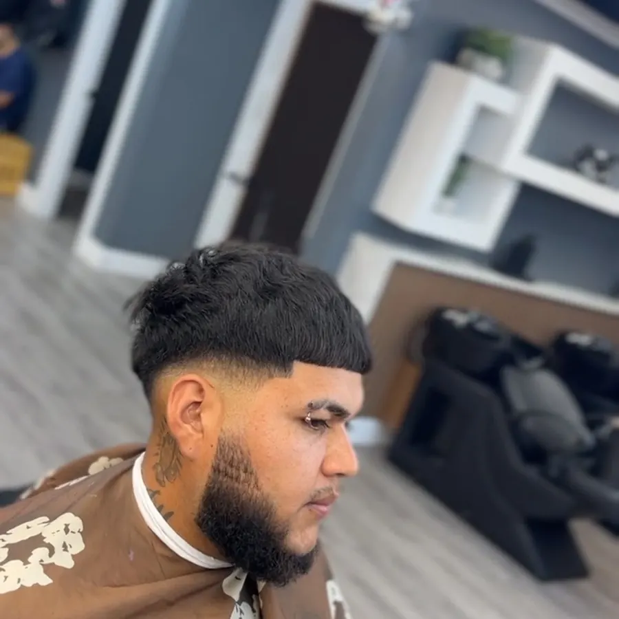 Low taper with a textured fringe and beard