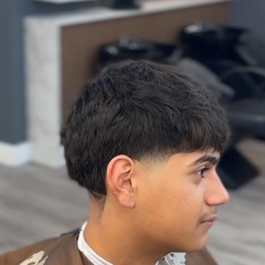 Textured crop with a low taper