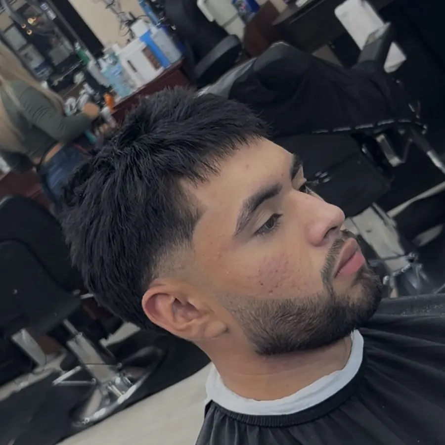 Fleco texturizado con taper bajo y barba, por jefectz
