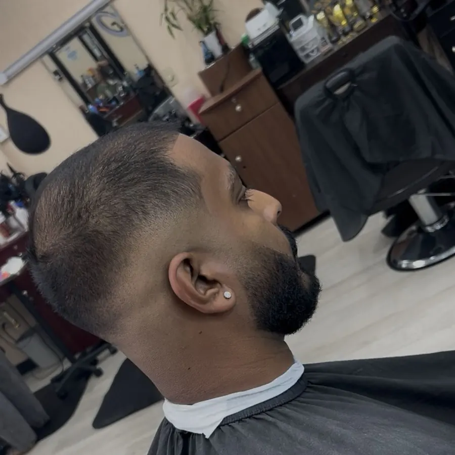 Corte al ras con skin fade y barba, por jefectz